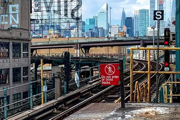 Manhattan, as seen from a subway platform near Silvercup Studios